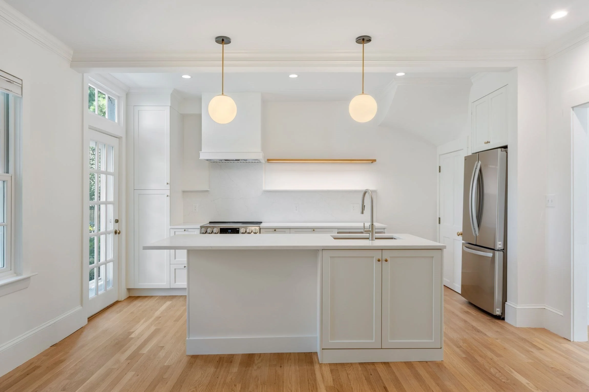 2 bed, 1 bath apartment for rent at 24 Sparks Unit 0, West Cambridge — photo 2 of 24