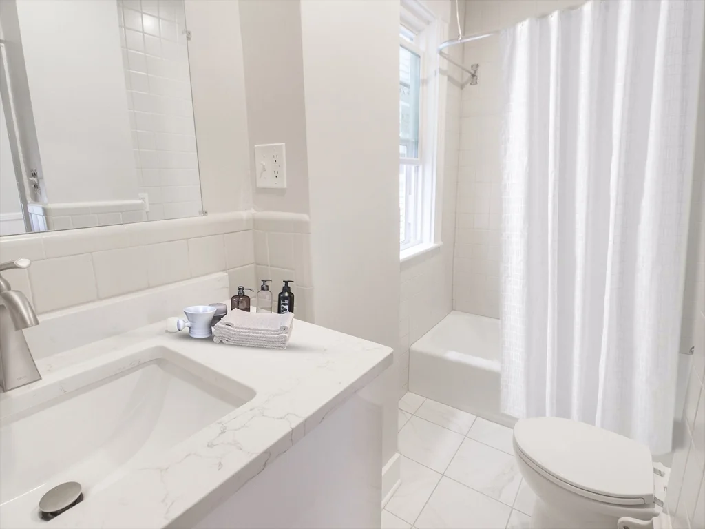 2 bed, 1 bath apartment for rent at 24 Suffolk St Unit 2, The Port — photo 8 of 12