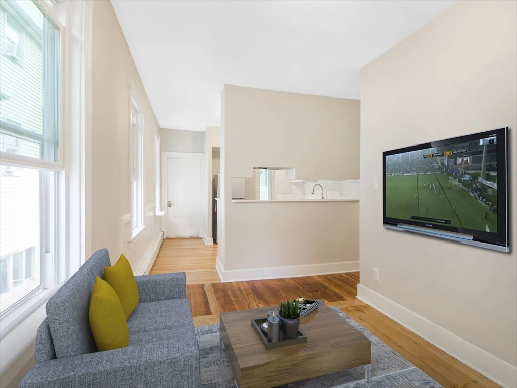 2 bed, 1 bath apartment for rent at 24 Suffolk St Unit 2, The Port — photo 3 of 12