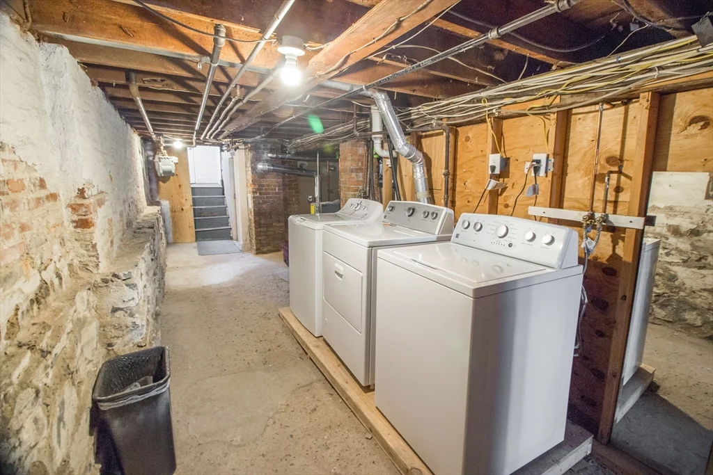 2 bed, 1 bath apartment for rent at 24 Suffolk St Unit 2, The Port — photo 9 of 12