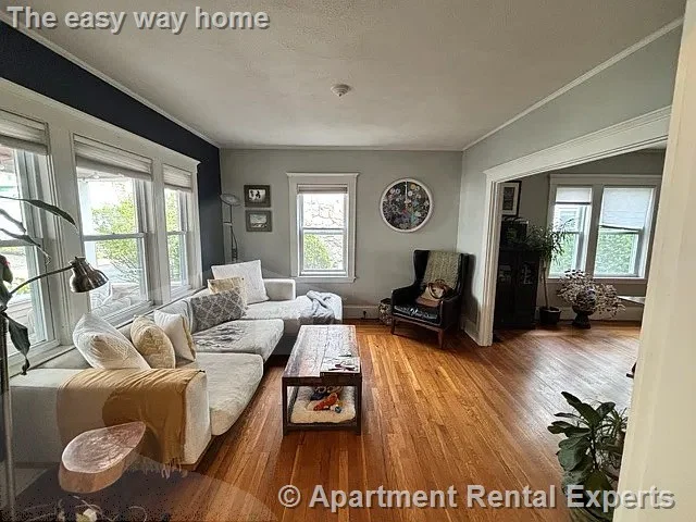 4 bed, 2 bath apartment for rent at 24 Teele Ave, Teele Square — photo 4 of 13