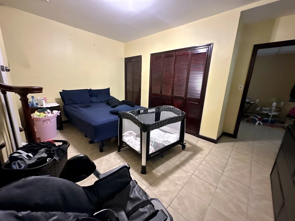 3 bed, 2 bath apartment for rent at 24 Thatcher Unit 1, Hyde Park — photo 17 of 25