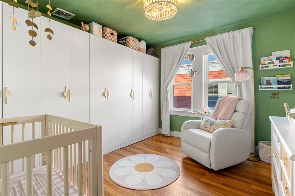 3 bed, 1 bath apartment for rent at 24 Thelma Unit Penthouse, Dorchester — photo 10 of 17