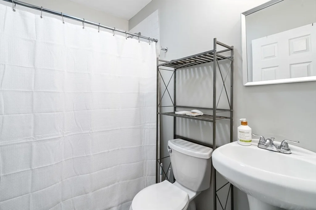 3 bed, 2 bath apartment for rent at 24 Thomas Park Unit 1, South Boston — photo 11 of 12