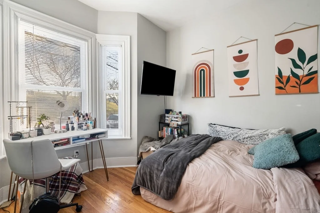 3 bed, 2 bath apartment for rent at 24 Thomas Park Unit 1, South Boston — photo 10 of 12