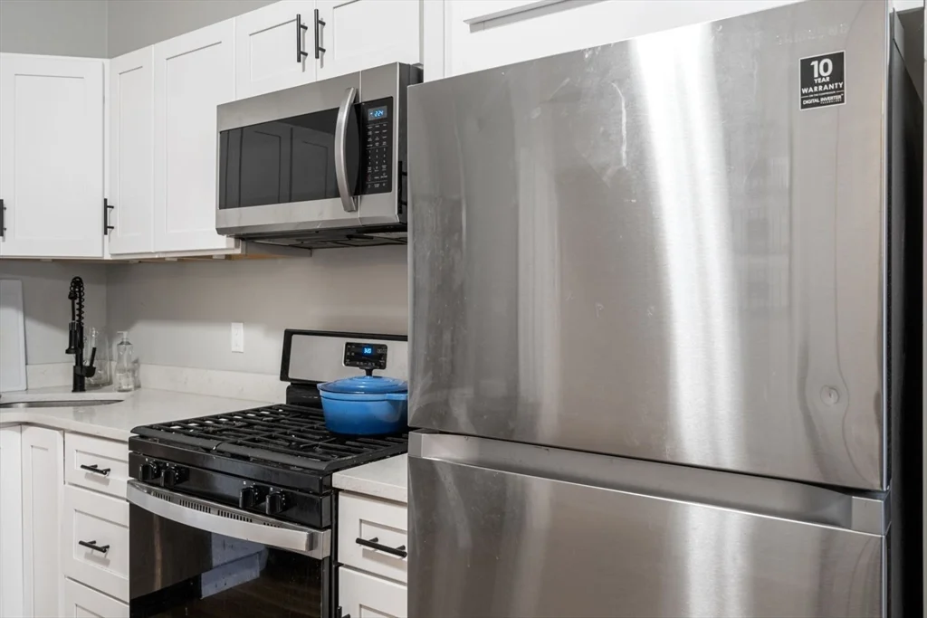 3 bed, 2 bath apartment for rent at 24 Thomas Park Unit 1, South Boston — photo 2 of 12