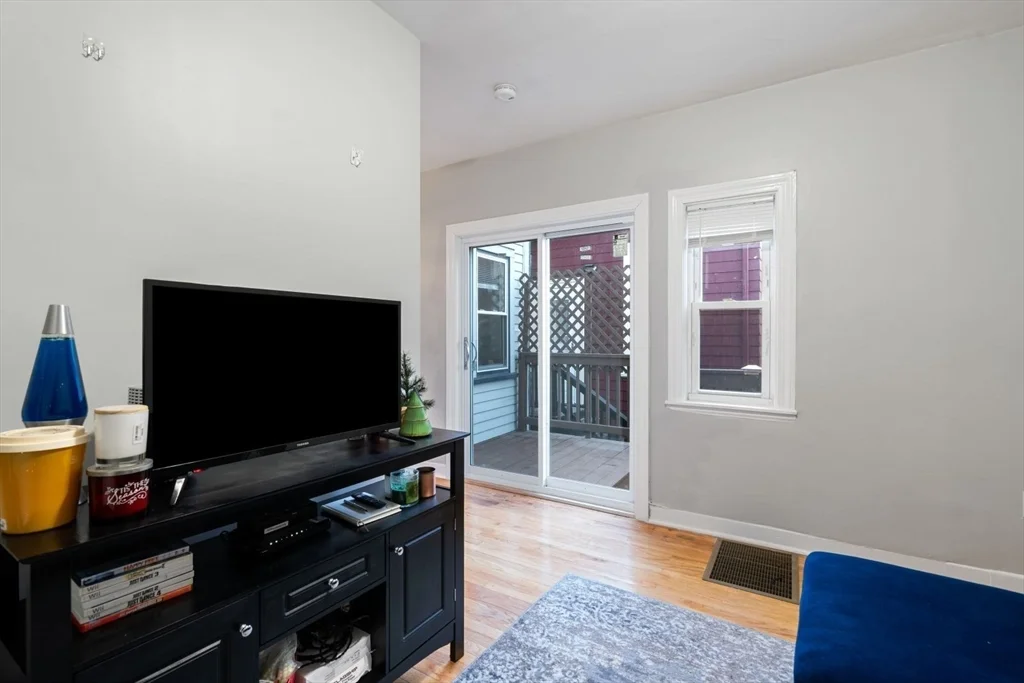 3 bed, 2 bath apartment for rent at 24 Thomas Park Unit 1, South Boston — photo 4 of 12