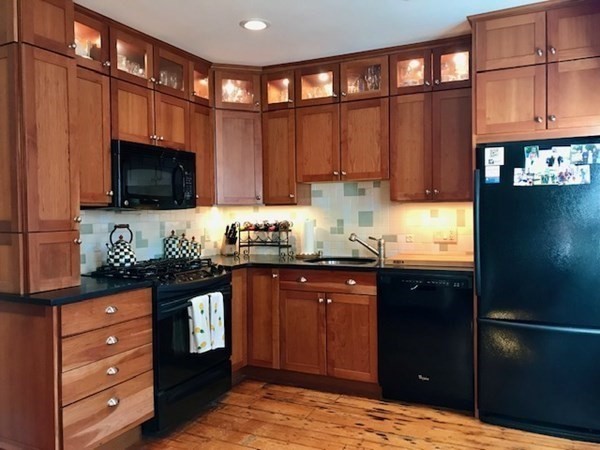1 bed, 1 bath apartment for rent at 24 Trenton St Unit 3, Charlestown — photo 2 of 11