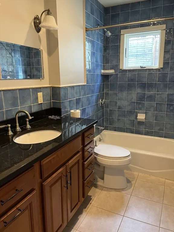 2 bed, 1 bath apartment for rent at 24 Upcrest Unit 1, Oak Square — photo 11 of 13
