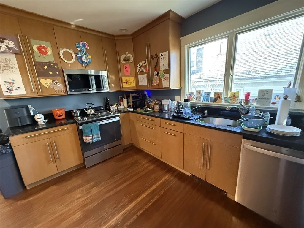 2 bed, 1 bath apartment for rent at 24 Upcrest Unit 1, Oak Square — photo 8 of 13