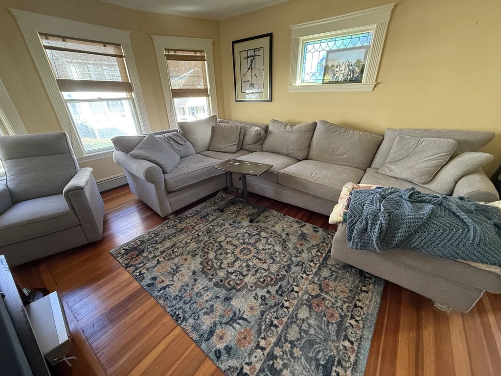 2 bed, 1 bath apartment for rent at 24 Upcrest Unit 1, Oak Square — photo 2 of 13