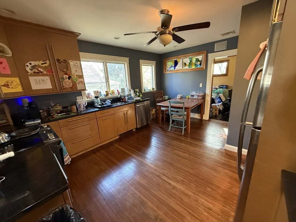 2 bed, 1 bath apartment for rent at 24 Upcrest Unit 1, Oak Square — photo 6 of 13
