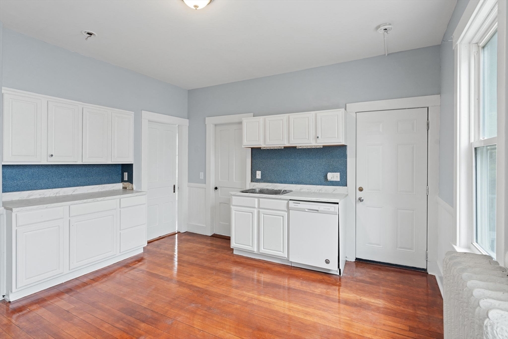3 bed, 1 bath apartment for rent at 24 Vinton St Unit 2, Worcester — photo 11 of 15