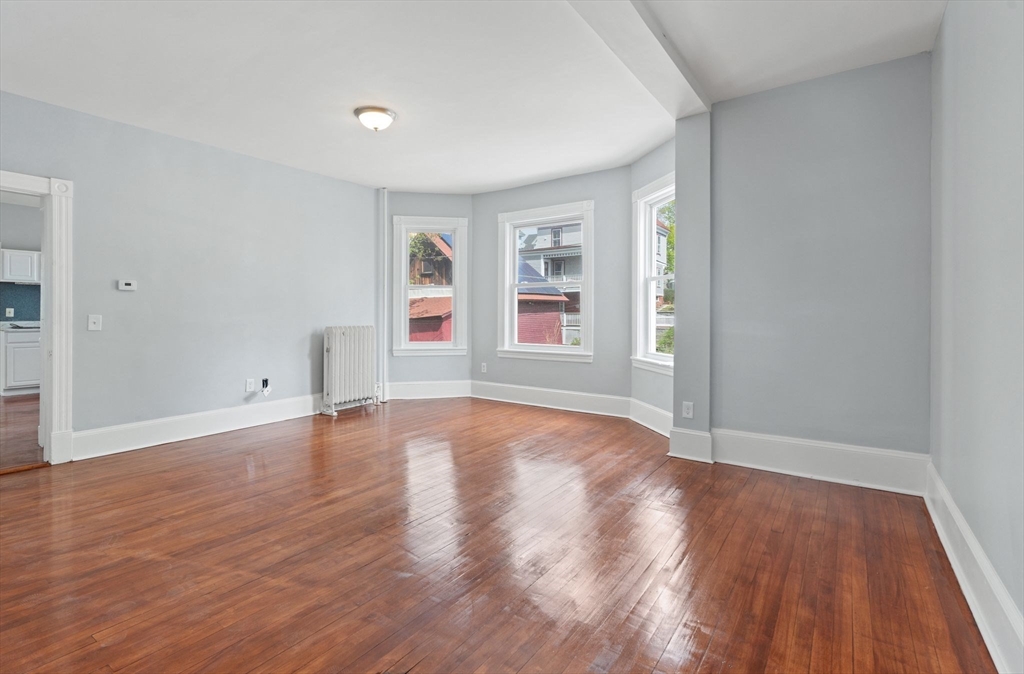 3 bed, 1 bath apartment for rent at 24 Vinton St Unit 2, Worcester — photo 4 of 15