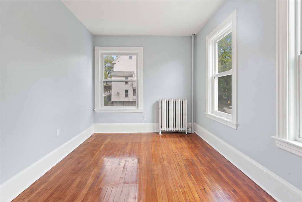 3 bed, 1 bath apartment for rent at 24 Vinton St Unit 2, Worcester — photo 3 of 15