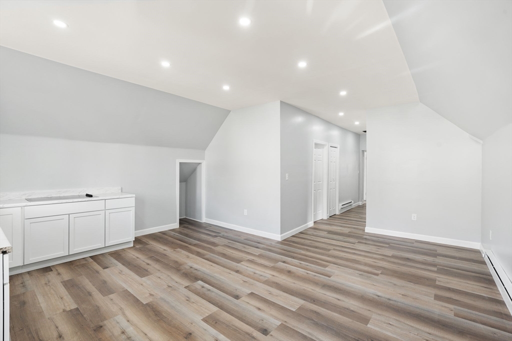 3 bed, 1 bath apartment for rent at 24 Vinton St Unit 3, Worcester — photo 7 of 10
