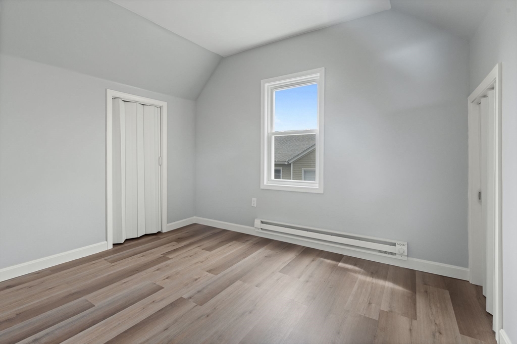 3 bed, 1 bath apartment for rent at 24 Vinton St Unit 3, Worcester — photo 4 of 10