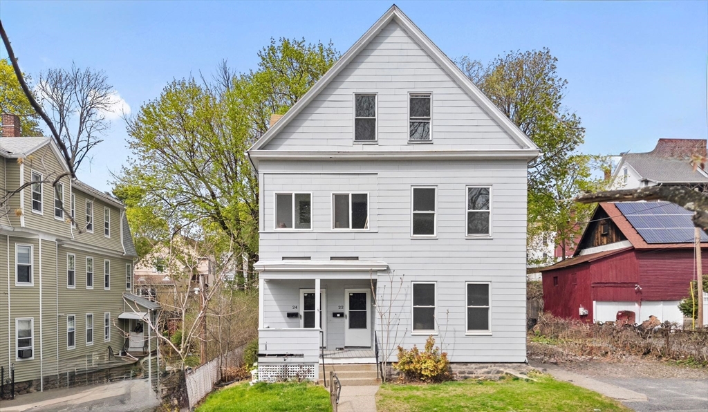 3 bed, 1 bath apartment for rent at 24 Vinton St Unit 3, Worcester — photo 1 of 10