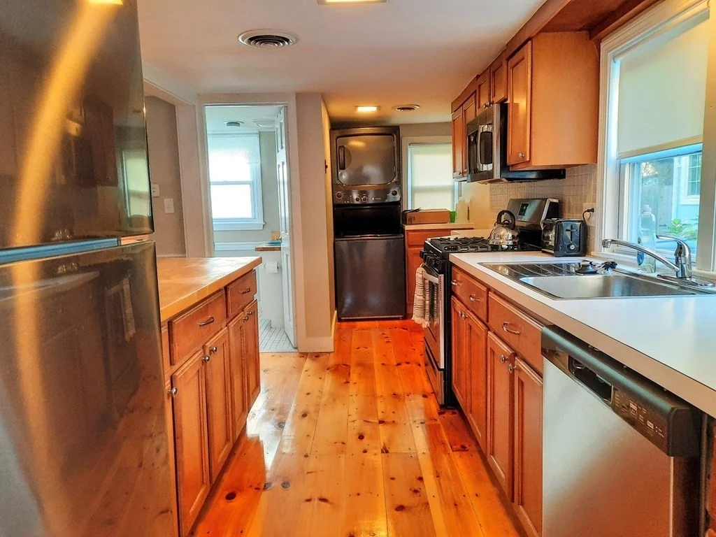 2 bed, 1 bath apartment for rent at 24 Virginia Unit 24, Marshfield — photo 2 of 6