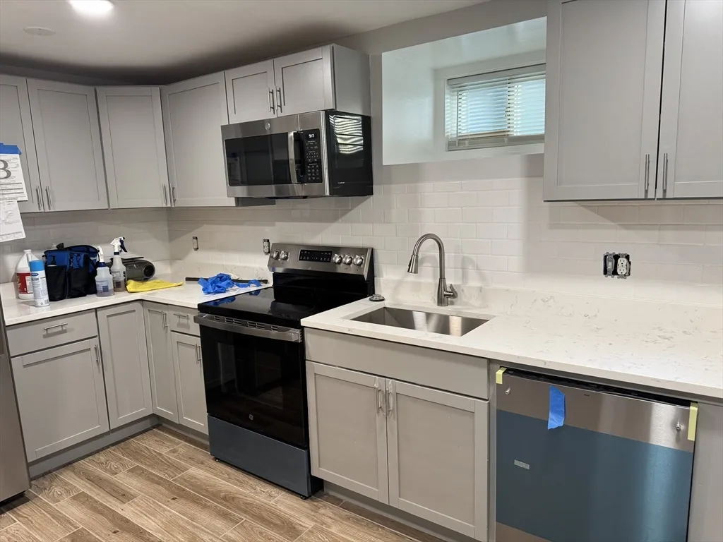 1 bed, 1 bath apartment for rent at 24 West Tremlett St Unit B, Dorchester — photo 11 of 14