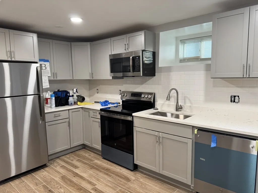 1 bed, 1 bath apartment for rent at 24 West Tremlett St Unit B, Dorchester — photo 10 of 14
