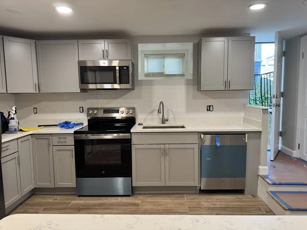 1 bed, 1 bath apartment for rent at 24 West Tremlett St Unit B, Dorchester — photo 5 of 14