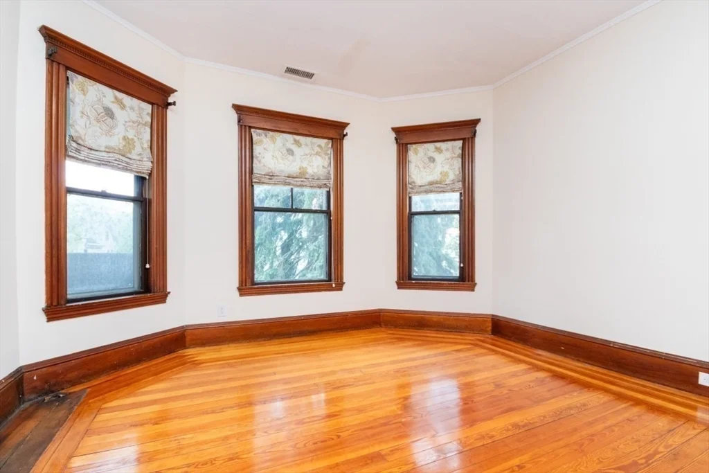 2 bed, 1 bath apartment for rent at 24 Walden Unit 2, North Cambridge — photo 5 of 18