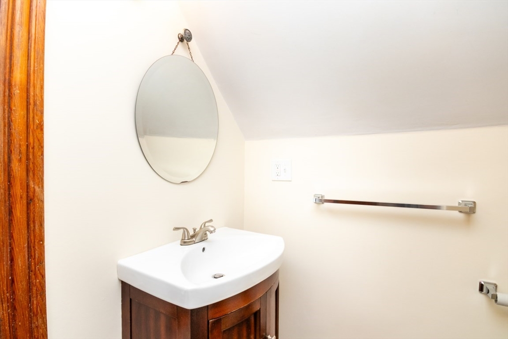 1 bed, 1 bath apartment for rent at 24 Walden Unit 3, Cambridge — photo 14 of 15