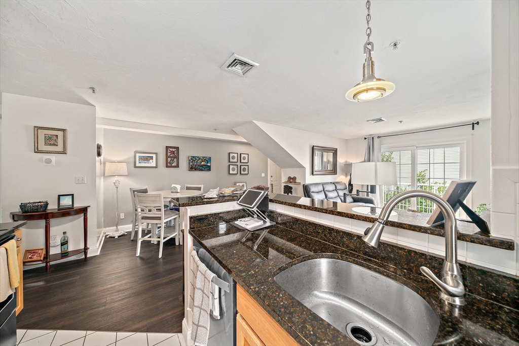 2 bed, 2 bath apartment for rent at 24 Wall St Unit E, Canton — photo 4 of 14