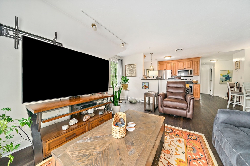 2 bed, 2 bath apartment for rent at 24 Wall St Unit E, Canton — photo 6 of 14