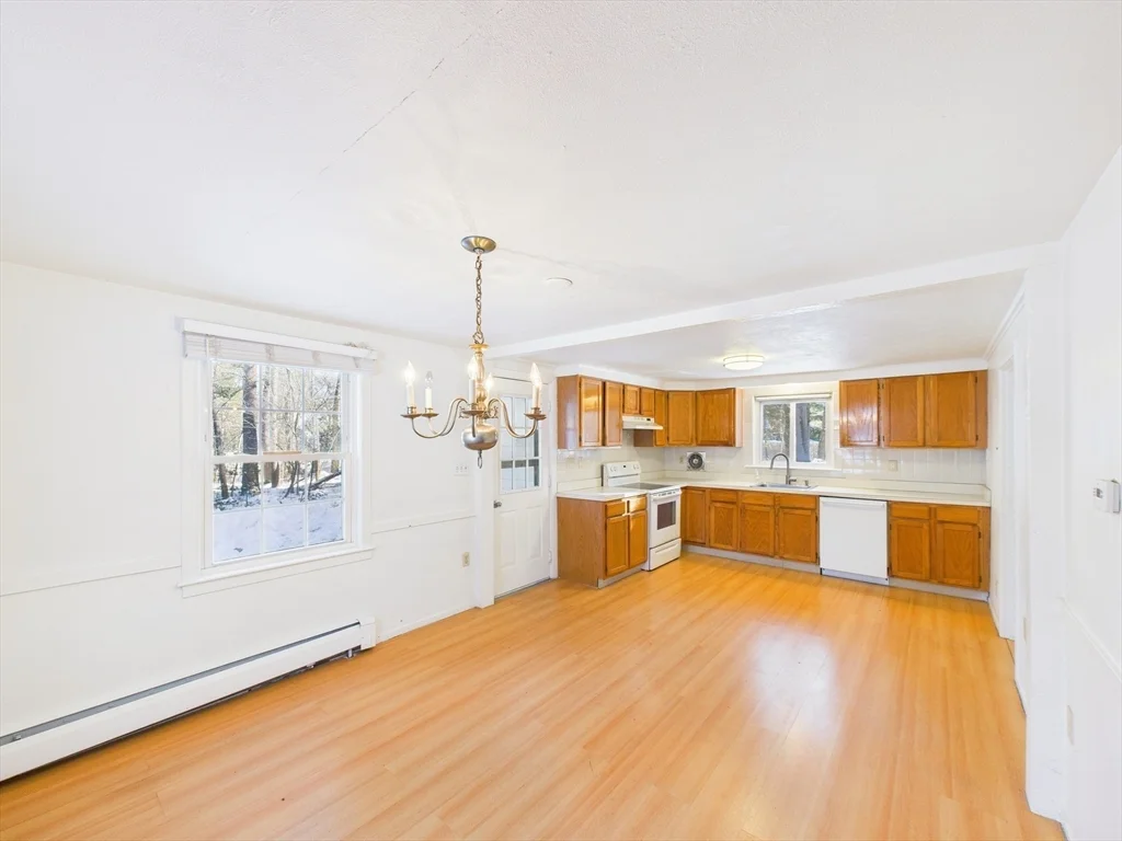 3 bed, 1 bath apartment for rent at 24 Walpole St, Dover — photo 5 of 21