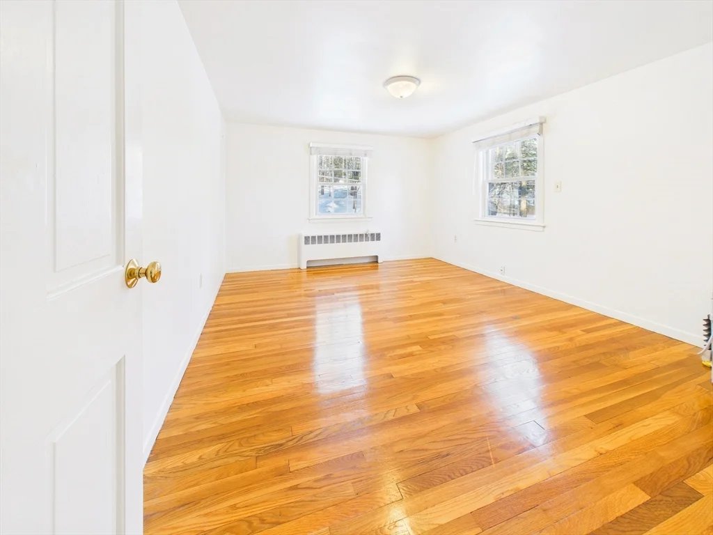 3 bed, 1 bath apartment for rent at 24 Walpole St, Dover — photo 18 of 21