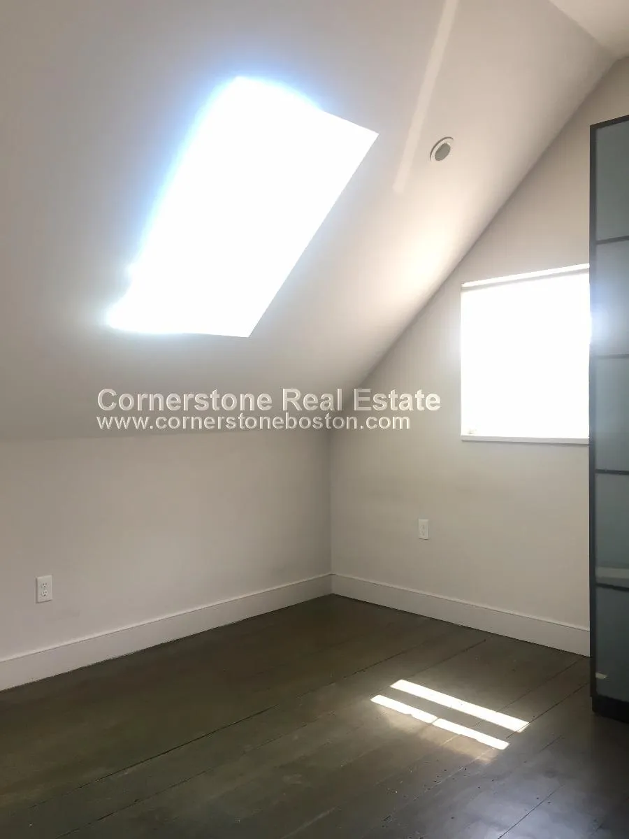 3 bed, 2 bath apartment for rent at 24 Washburn St Unit 3, Dorchester — photo 3 of 12
