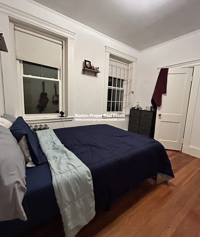 4 bed, 1 bath apartment for rent at 24 Westland Ave Unit 1, Fenway — photo 9 of 14