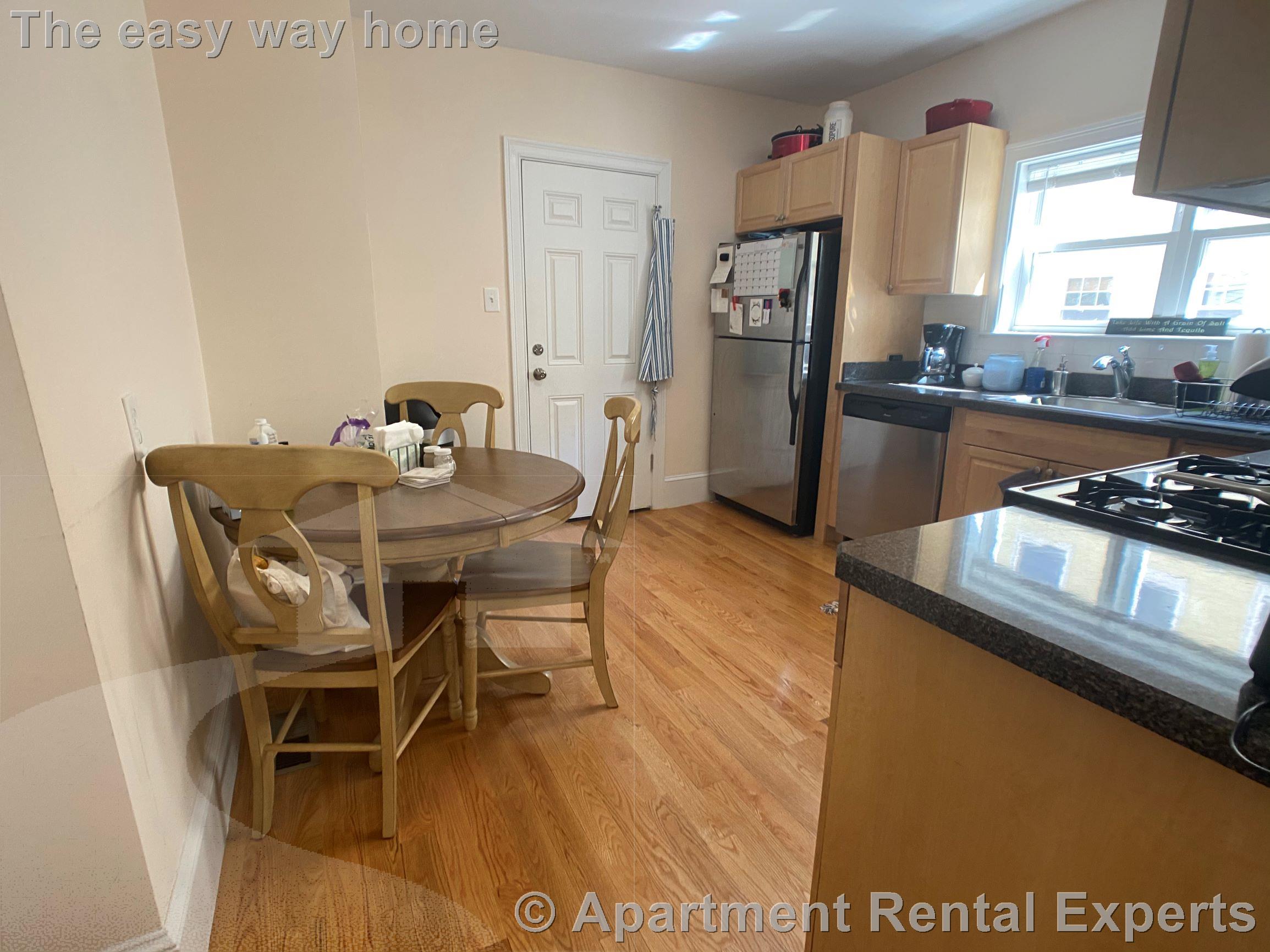 3 bed, 1 bath apartment for rent at 24 Willard Ave Unit 1, Tufts — photo 3 of 19
