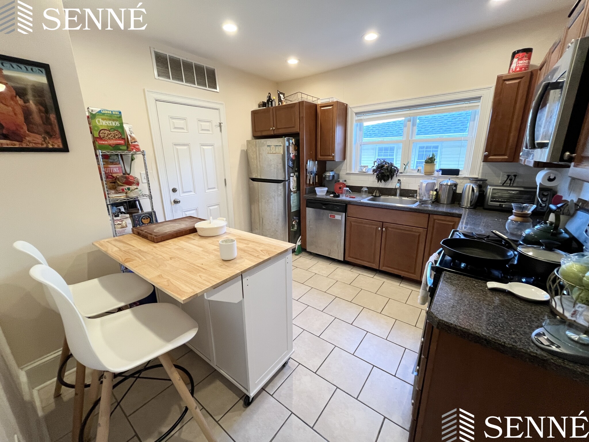 3 bed, 1 bath apartment for rent at 24 Willard Ave Unit 2, South Medford — photo 1 of 7