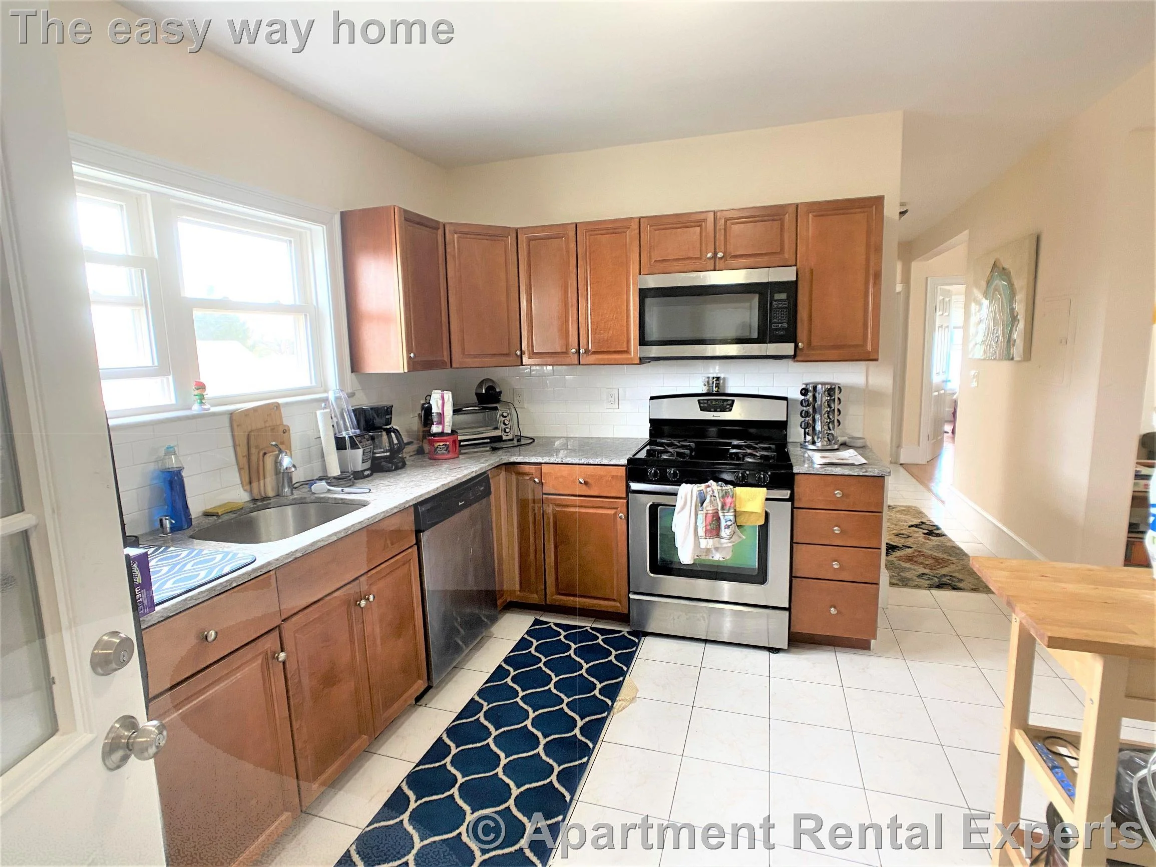 3 bed, 1 bath apartment for rent at 24 Willard Ave Unit 3, Tufts — photo 1 of 19