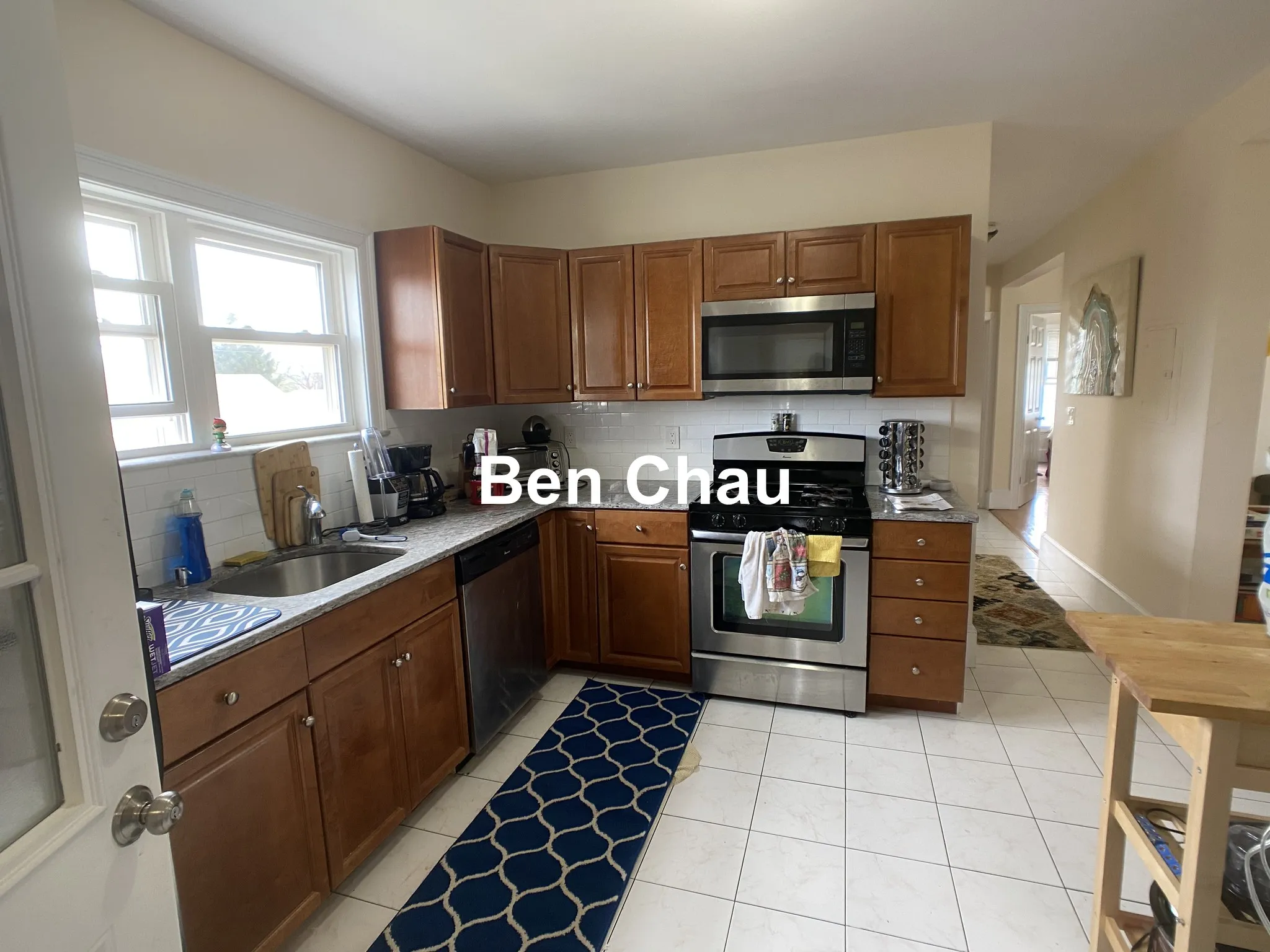 3 bed, 2 bath apartment for rent at 24 Willard Ave Unit 3B, South Medford — photo 4 of 13