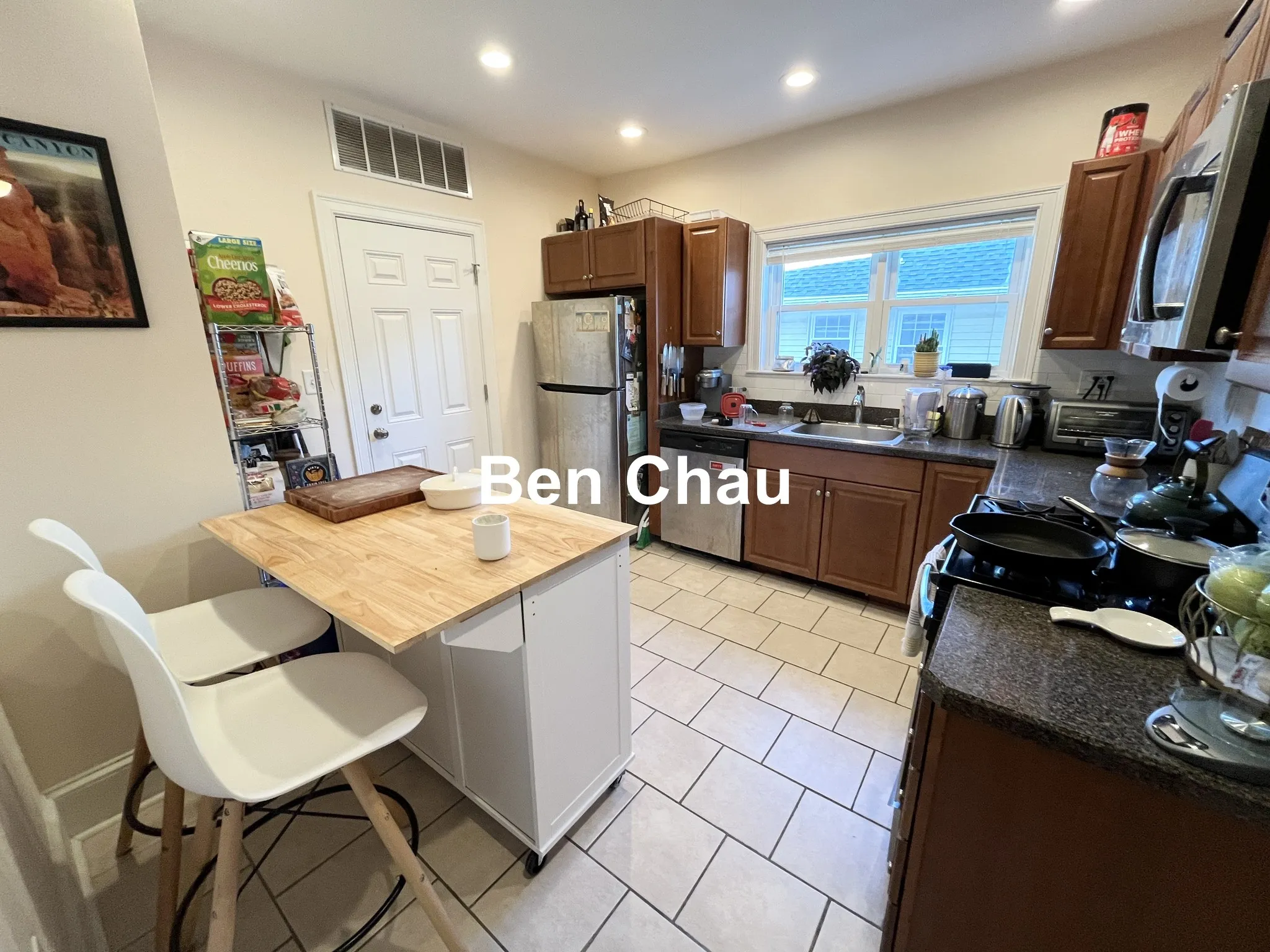 3 bed, 2 bath apartment for rent at 24 Willard Ave Unit 3B, South Medford — photo 3 of 13