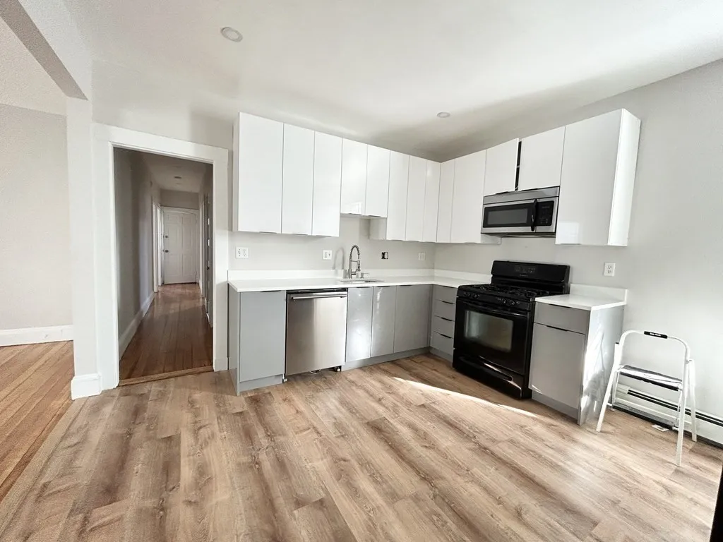 4 bed, 1 bath apartment for rent at 24 Willis St Unit 2, Dorchester