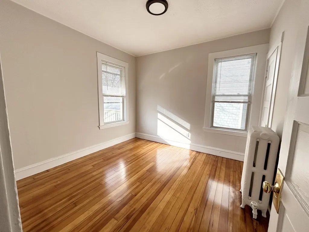 4 bed, 1 bath apartment for rent at 24 Willis St Unit 2, Dorchester — photo 8 of 10
