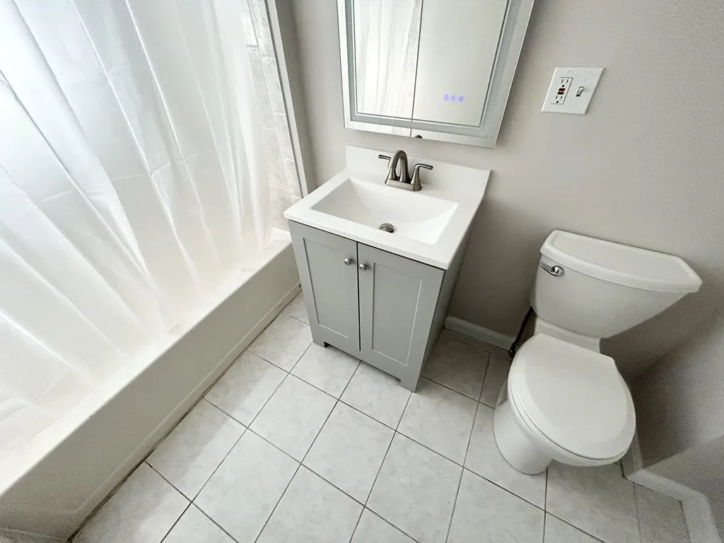 4 bed, 1 bath apartment for rent at 24 Willis St Unit 2, Dorchester — photo 9 of 10