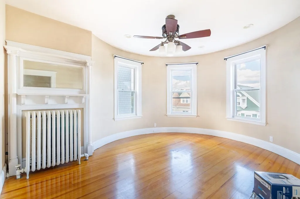 4 bed, 1 bath apartment for rent at 24 Willis St Unit 3, Dorchester — photo 6 of 16
