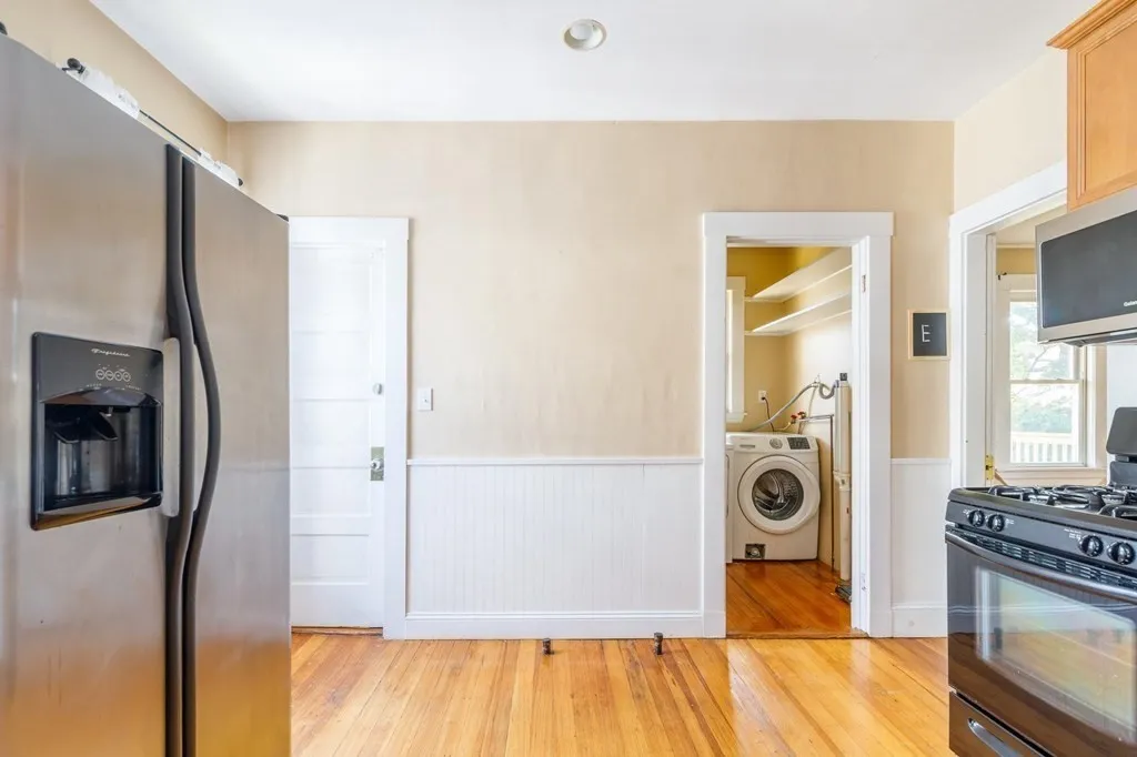 4 bed, 1 bath apartment for rent at 24 Willis St Unit 3, Dorchester — photo 5 of 16