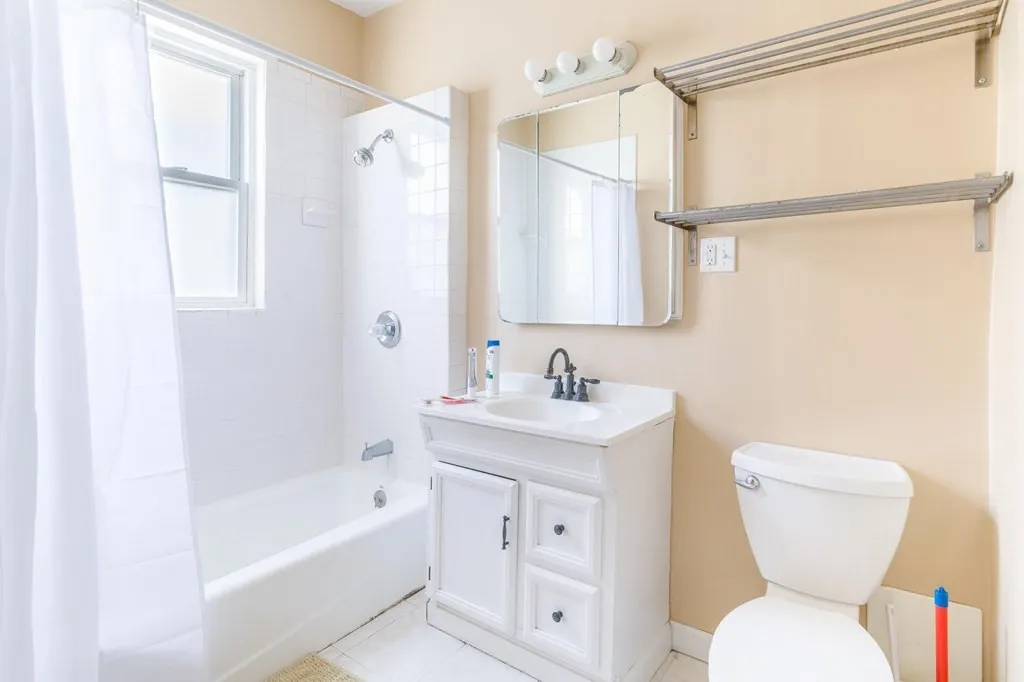 4 bed, 1 bath apartment for rent at 24 Willis St Unit 3, Dorchester — photo 11 of 16