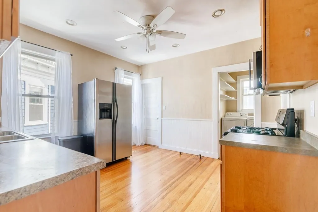 4 bed, 1 bath apartment for rent at 24 Willis St Unit 3, Dorchester — photo 3 of 16