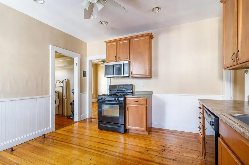 4 bed, 1 bath apartment for rent at 24 Willis St Unit 3, Dorchester — photo 2 of 16