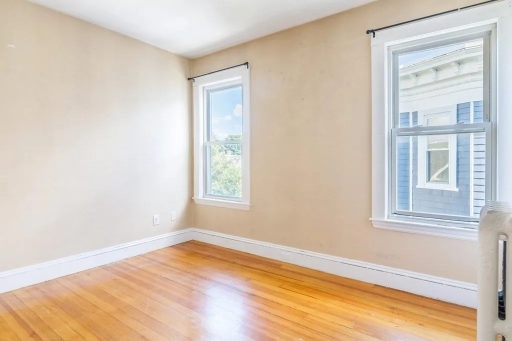 4 bed, 1 bath apartment for rent at 24 Willis St Unit 3, Dorchester — photo 9 of 16