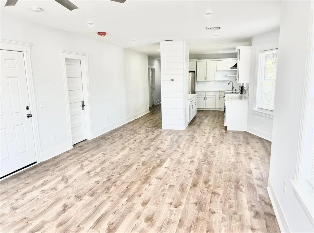 3 bed, 2 bath apartment for rent at 24 Windham St Unit 3, Worcester — photo 4 of 10