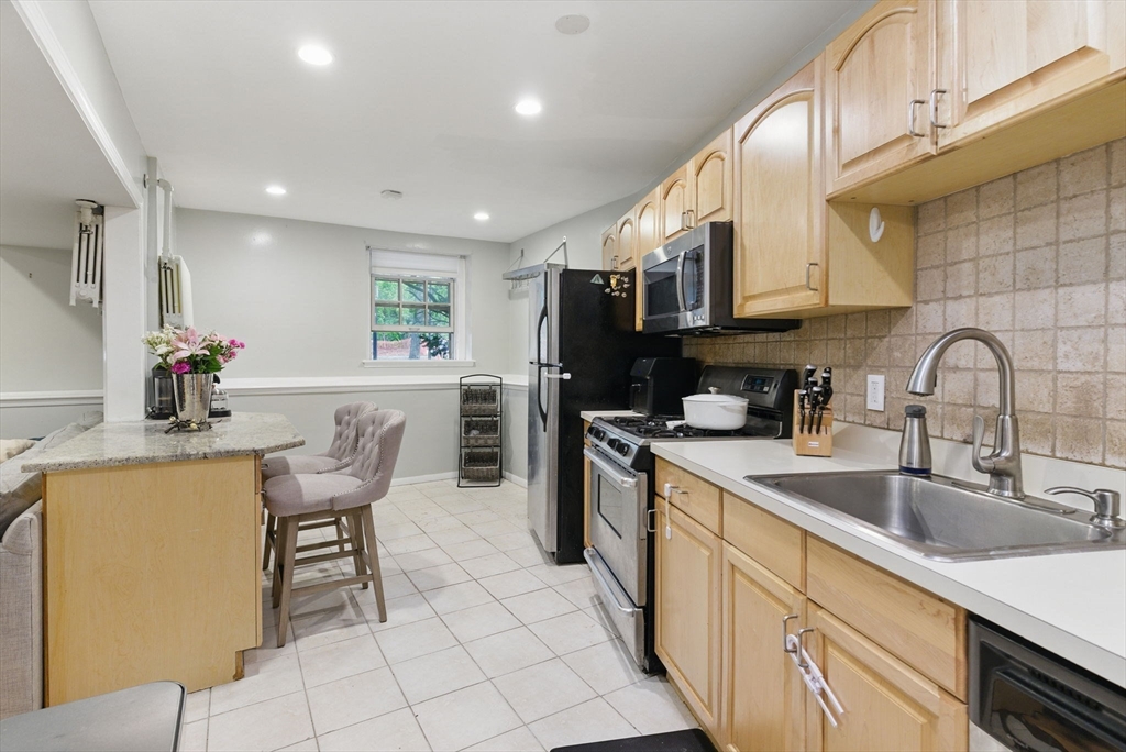 1 bed, 1 bath apartment for rent at 240 Brattle St Unit 1, West Cambridge — photo 7 of 16